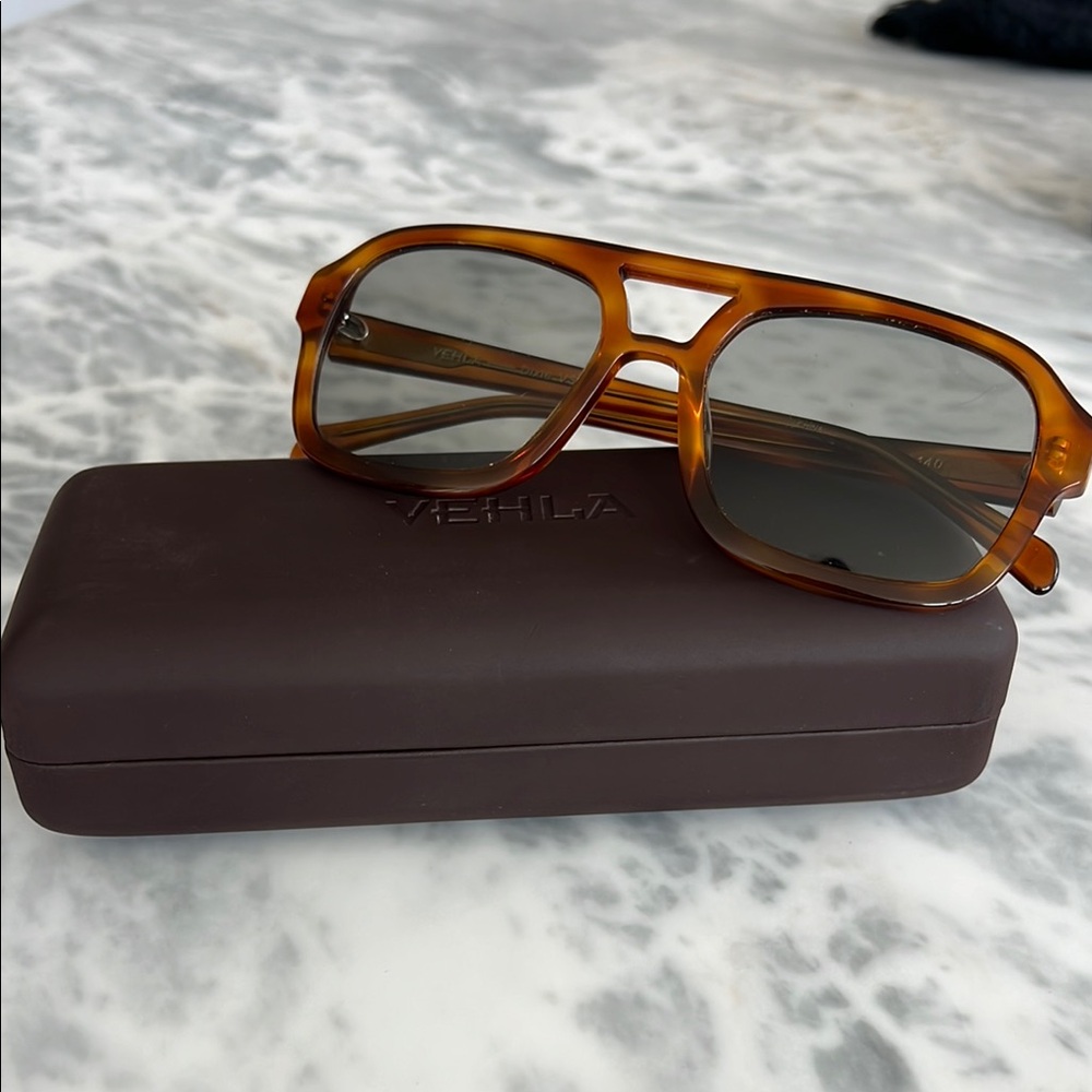 VEHLA Dixie Honey Tortoise Sunglasses